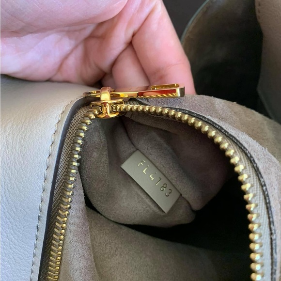 AUTHENTIC LOUIS VUITTON W PM GALET - Picture 9 of 15